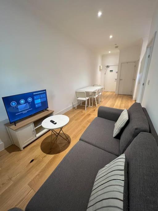 Cozy Modern Apartment In Croydon Central Kültér fotó