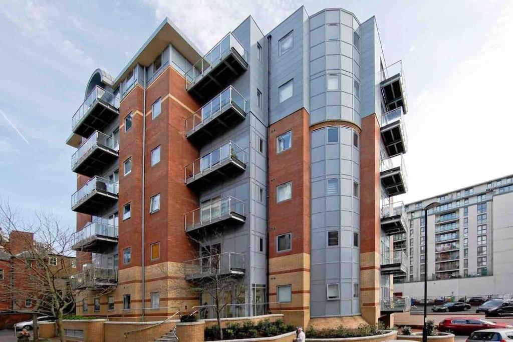 Cozy Modern Apartment In Croydon Central Kültér fotó